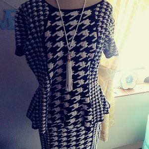 Skirt and blouse set.